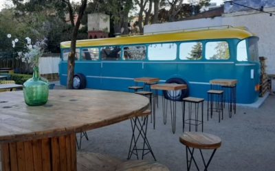 Transformamos un autobús en restaurante un food truck fijo diferente